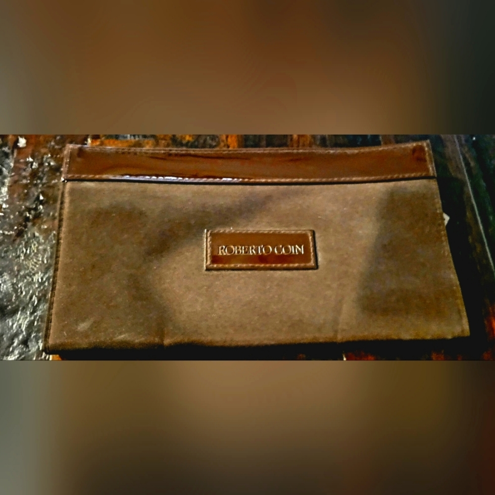 Roberto Coin travel jewelry case.